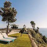 Faro Punta Imperatore Hotel
