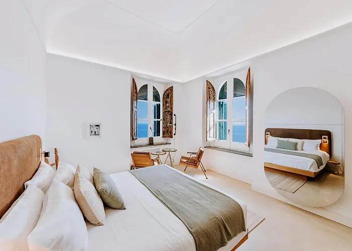 Faro Punta Imperatore Hotel Forio di Ischia