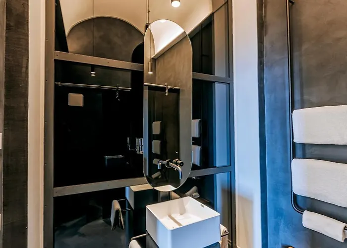 Faro Punta Imperatore Hotel