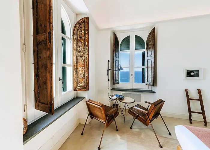 Faro Punta Imperatore Hotel Forio di Ischia