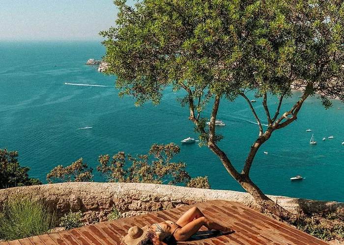 Hotel Faro Punta Imperatore